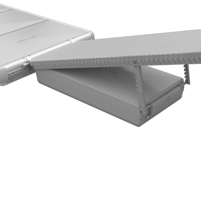 Justerbar flytkropp monterad under landgång på EasyFloat-brygga